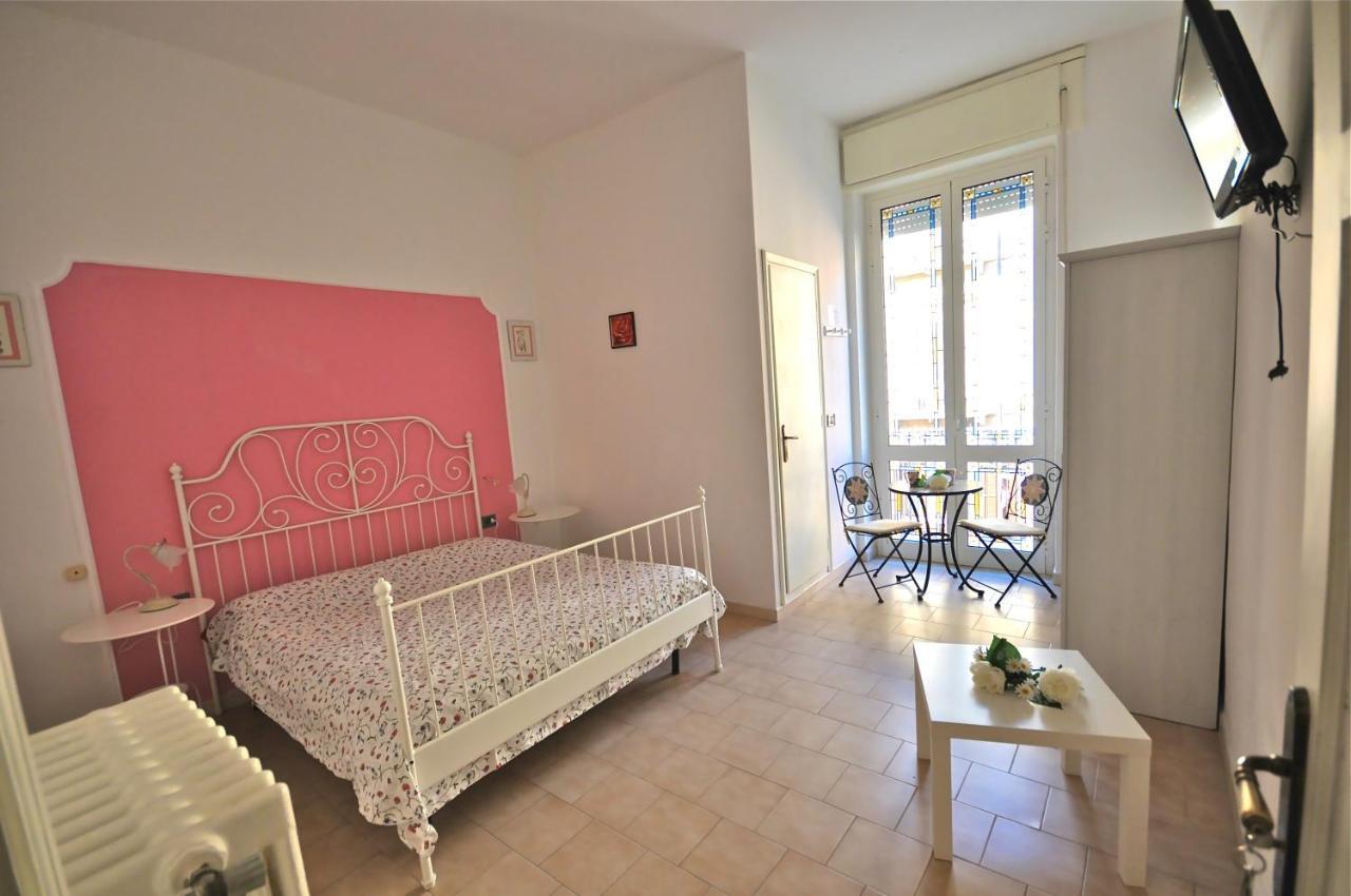 Villa Rosa Dei Venti Viareggio Room photo